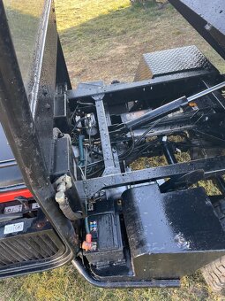 Cushman Truckster - 5