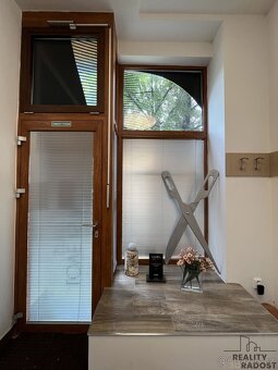 PRONÁJEM KOMERČNÍCH PROSTOR 75m2, Macharova ul., Mor. Ostrav - 5