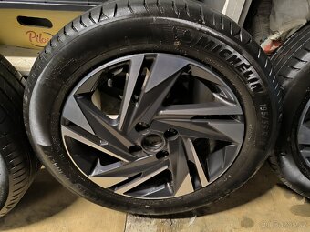 Alu kola Hyundai i20 5x114,3 r16 Originál, pneu Michelin 98% - 5