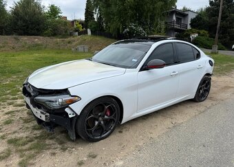 Alfa Romeo Giulia 2.0 Turbo 16V AT8 Veloce Ti - 5
