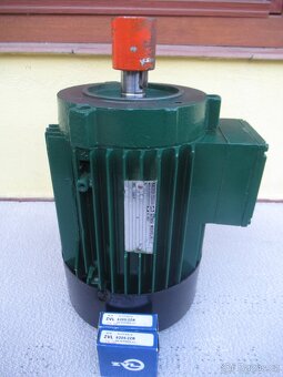 Přírubový elektromotor 380V.1,5kw-1410ot.nejen na DARLING. - 5