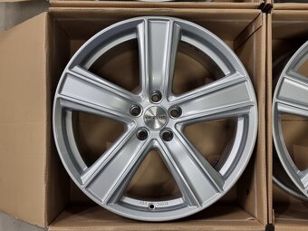 zátěžová alu DEZENT TH 8,5x19" 5x112 ET35 R19 - 5