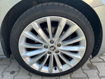 SUPERB 3 2.0TDI 140kw MAX VÝBAVA PANORAMA TOP STAV - 5