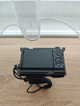 Sony Alpha ZV-E10 II + objektivy - 5