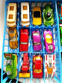 Prodám angličáky Matchbox England 48 kusů v kufříku - 5