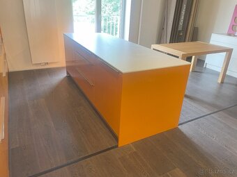 Kuchyňská linka -vysoký lesk - 5