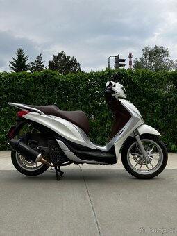 Skútr Piaggio Medley 150 - 5