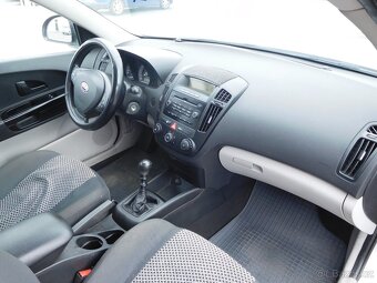 Kia Cee'd 1.4i CVVT 16V Comfort, 80 kW, Klima - 5