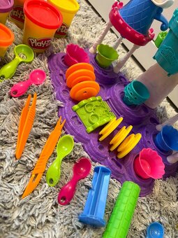 Zmrzlinový palác Play-Doh - 5