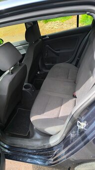 Volkswagen Golf V 1.9 tdi 2006 rv.
2006
1.9 tdi - 5