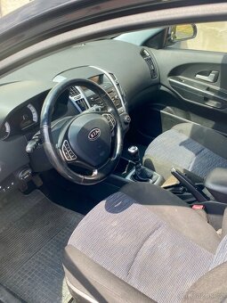Kia Ceed kombi 1.6 crdi 85kw najeto 211000km - 5