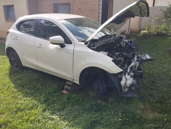Mazda 2 na náhradní díly - 5