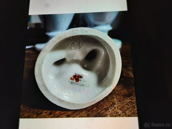 Stará porcelánová figurka - 5