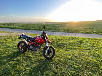 Ducati Hypermotard 796 - 5