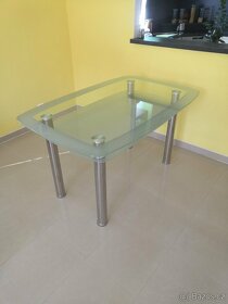 Set skleněný jídelní stůl + 4 židle + konferenční stolek - 5