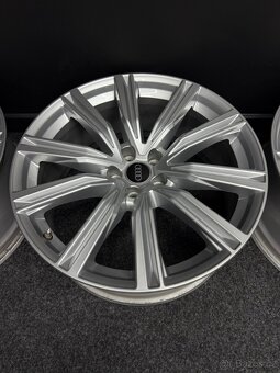 Alu AUDI Q8 / SQ8 5x112 20” 4M8601025T - 5