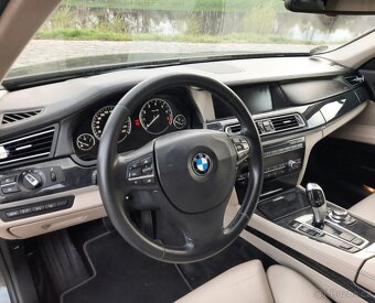 BMW 750 Li 4.4 V8 300 kW - 5