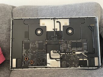 Apple Studio Display 27" A2525 - 5