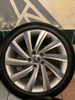 Alu kola Škoda R18 5X112 LETNÍ PNEU 225/45 R18 PERSEUS - 5