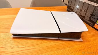 PlayStation 5 Slim Digital Edition 1TB + 2x DualSense Wirele - 5