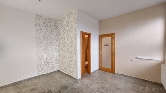 Pronájem provozovny přímo na promenádě v Lipně nad Vltavou - 5