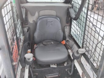 Pásový nakladač Bobcat T300 - 5