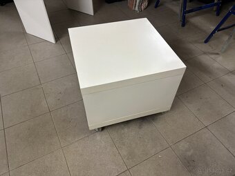 Bílý konferenční stolek na kolečkách – 97 Kč STÁLE DOSTUPNÉ - 5