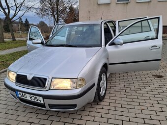 ŠKODA OCTAVIA Combi 1.6i 6/2002 KLIMA,ALU,VYHŘ.SED, STK 2027 - 5