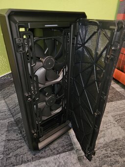 Prodám počítačovou skříň Fractal Design Meshify 2 Compact TG - 5