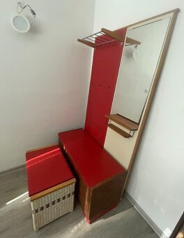 Předsíňová stěna se zrcadlem a botníkem - 5
