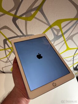 Apple iPad 9.7 (2018), 32GB Wi-Fi Silver - 5