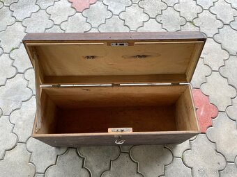 Stará dřevěná truhla - 5