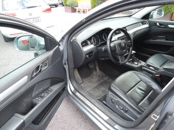 Škoda Superb Kombi 2.0 TDi DSG Kůže Navi 2012 - 5