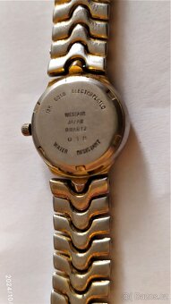 Nabízím dvoje staré dámské hodinky o pr. 23mm - 5