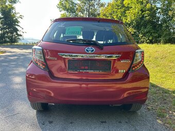 Toyota Yaris 1,5 Hybrid 55 KW r.v. 2012 Automat - 5
