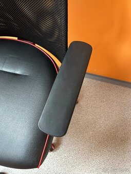 Herní (kancelářská) židle IKEA Matchspel (Bomstad černá) - 5