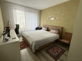 Prodej bytu 2+kk 59 m² s balkonem, garáží a sklepem - 5