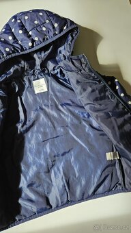 Puntíkovaná jarní bunda s kapucou - vel. 104 - 5