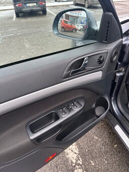 Škoda Octavia 2 facelift 1.6tdi 77kw rok 2012 - 5
