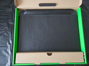 Razer Firefly V2 Pro – podložka s LED podsvícením, černá - 5