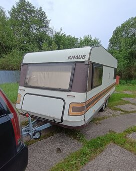 Knaus AZUR 560, chata na kolech - 5
