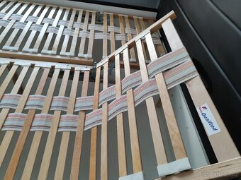 Manželská postel s rošty 180x200 - 5