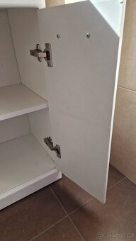 Koupelnová skříňka - 5