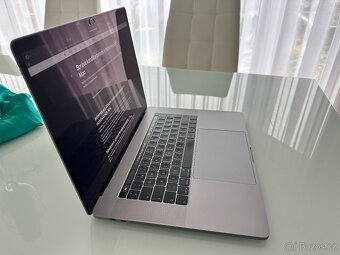 Macbook Pro 15,4" 2019, i7, 16GB RAM, 256GB SSD - 5