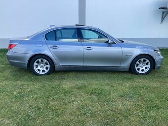 Bmw 520i 125kw alu kola šíbr park.senzory tempomat vyhř.sed - 5