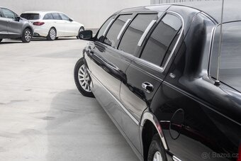 LINCOLN TOWN CAR LIMOUSINE - 5