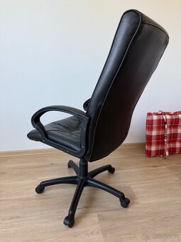 Kožené houpací křeslo k PC - 5
