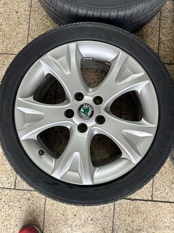 Skoda Pallas ALU kola R17 5x112 s letní pneu 225/45R17 - 5