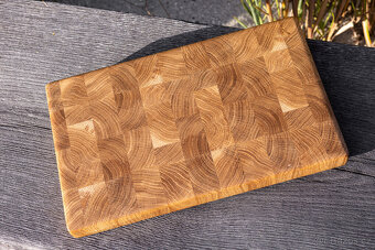 Dubová kuchyňská prkénka v atraktivním kostičkovém vzoru - 5