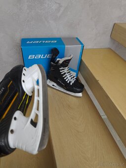 Hokejové profi brusle Bauer Supreme M5 PRO vel. 38 - 5